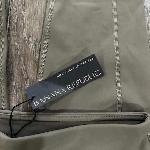 Banana Republic Khaki Leggings - Picture 3 of 16
